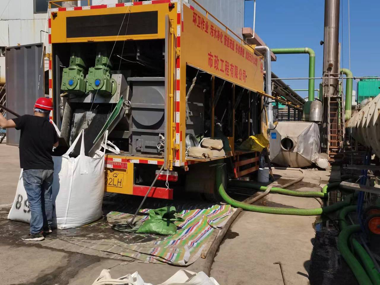 突泉淤泥压干处理